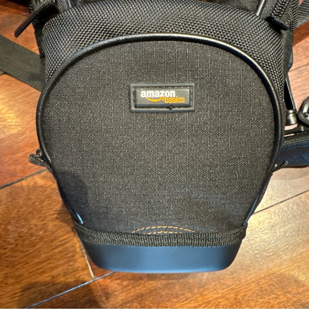 Amazon Basics Holster Camera Case Bag for DSLR Cameras Black Detachable Strap - Picture 2 of 9